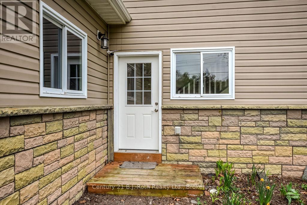Property at 3416 HIGHVIEW AVENUE image 2