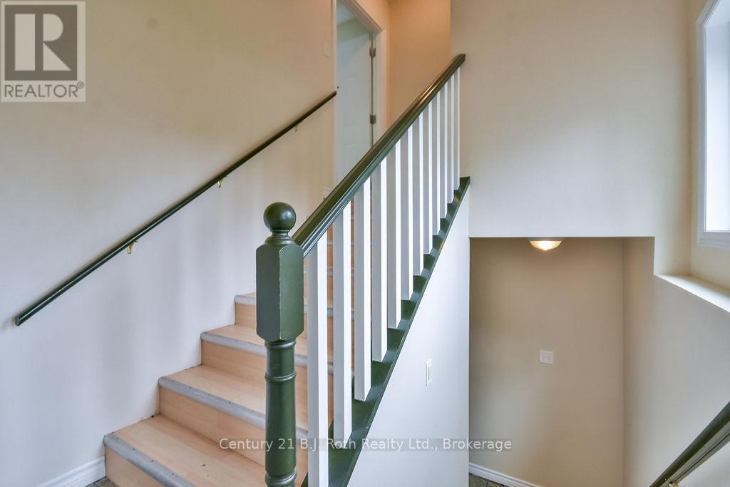 Property at 3416 HIGHVIEW AVENUE image 3