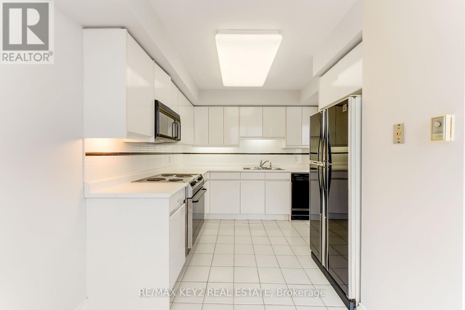 3704 - 1 Palace Pier Court, Toronto, Ontario  M8V 3W9 - Photo 4 - W12154714
