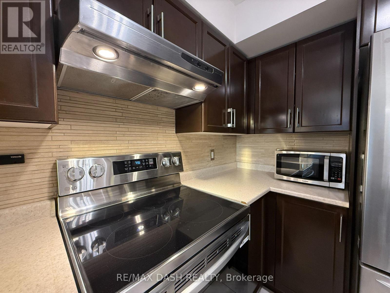1916 - 335 Rathburn Road W, Mississauga, Ontario  L5B 0C8 - Photo 14 - W12154738