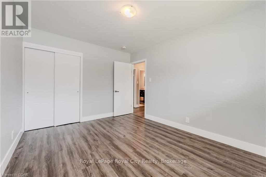 Upper - 65 Village Road, Kitchener, Ontario  N2M 4K9 - Photo 19 - X12154838