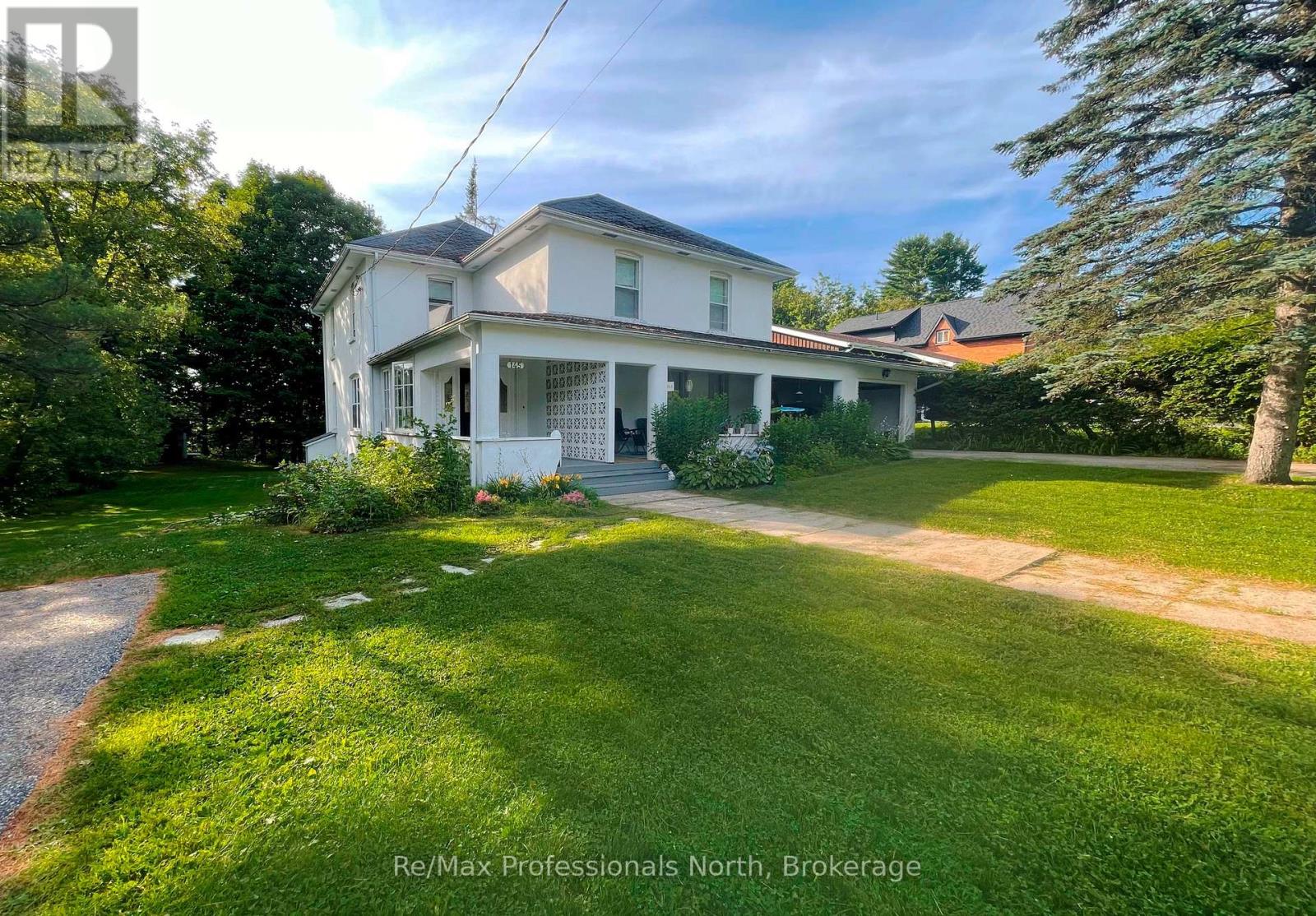 145 Front Street, Bracebridge (Macaulay), Ontario  P1L 1J7 - Photo 1 - X12154851