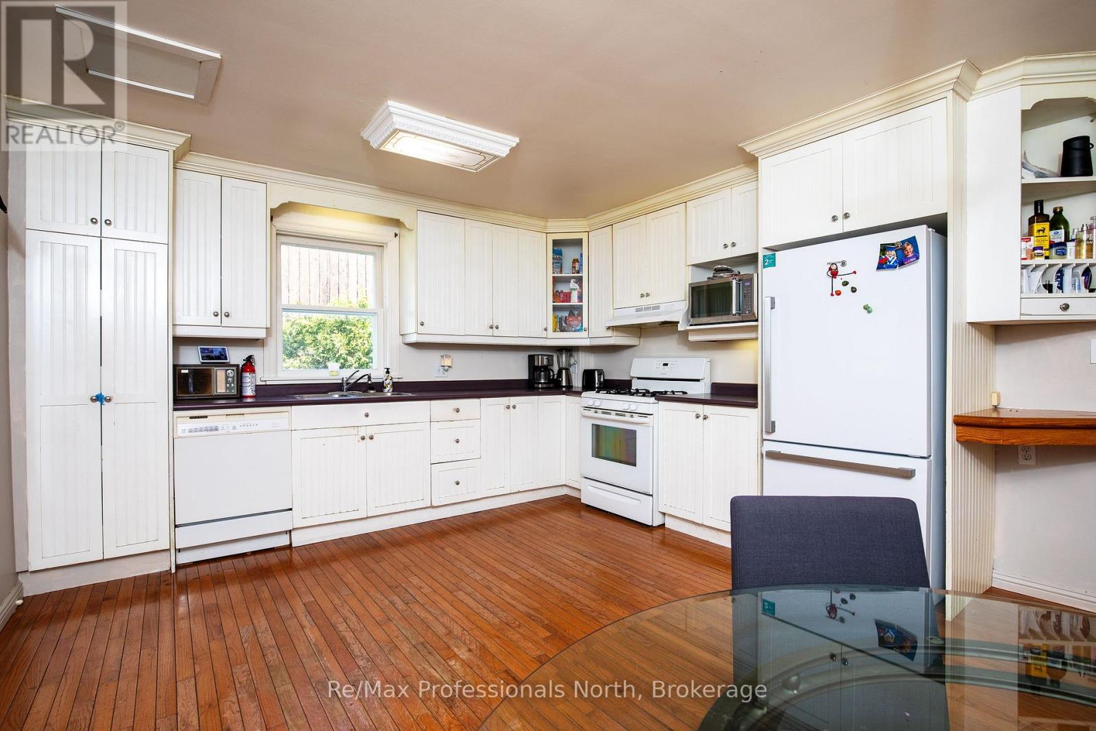 145 Front Street, Bracebridge (Macaulay), Ontario  P1L 1J7 - Photo 12 - X12154851