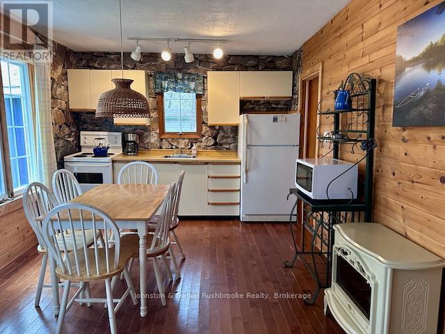 1039 Wonder Beach Road, Muskoka Lakes (Watt), Ontario  P0B 1M0 - Photo 13 - X12154861