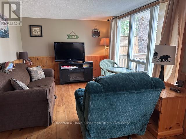 1039 Wonder Beach Road, Muskoka Lakes (Watt), Ontario  P0B 1M0 - Photo 5 - X12154861
