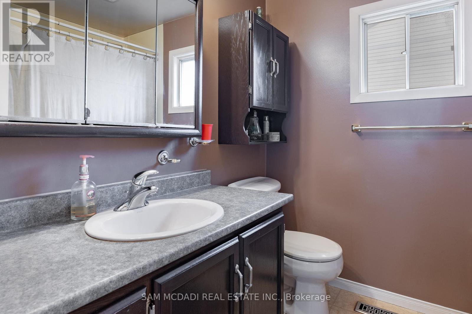 35 Parkland Crescent, Kitchener, Ontario  N2N 1R5 - Photo 12 - X12154677