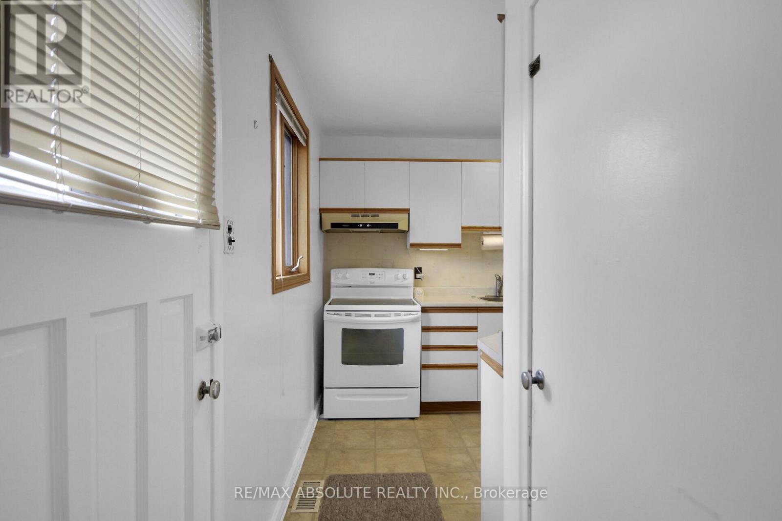 1929 Queensdale Avenue, Ottawa, Ontario  K1T 1J9 - Photo 14 - X12154780