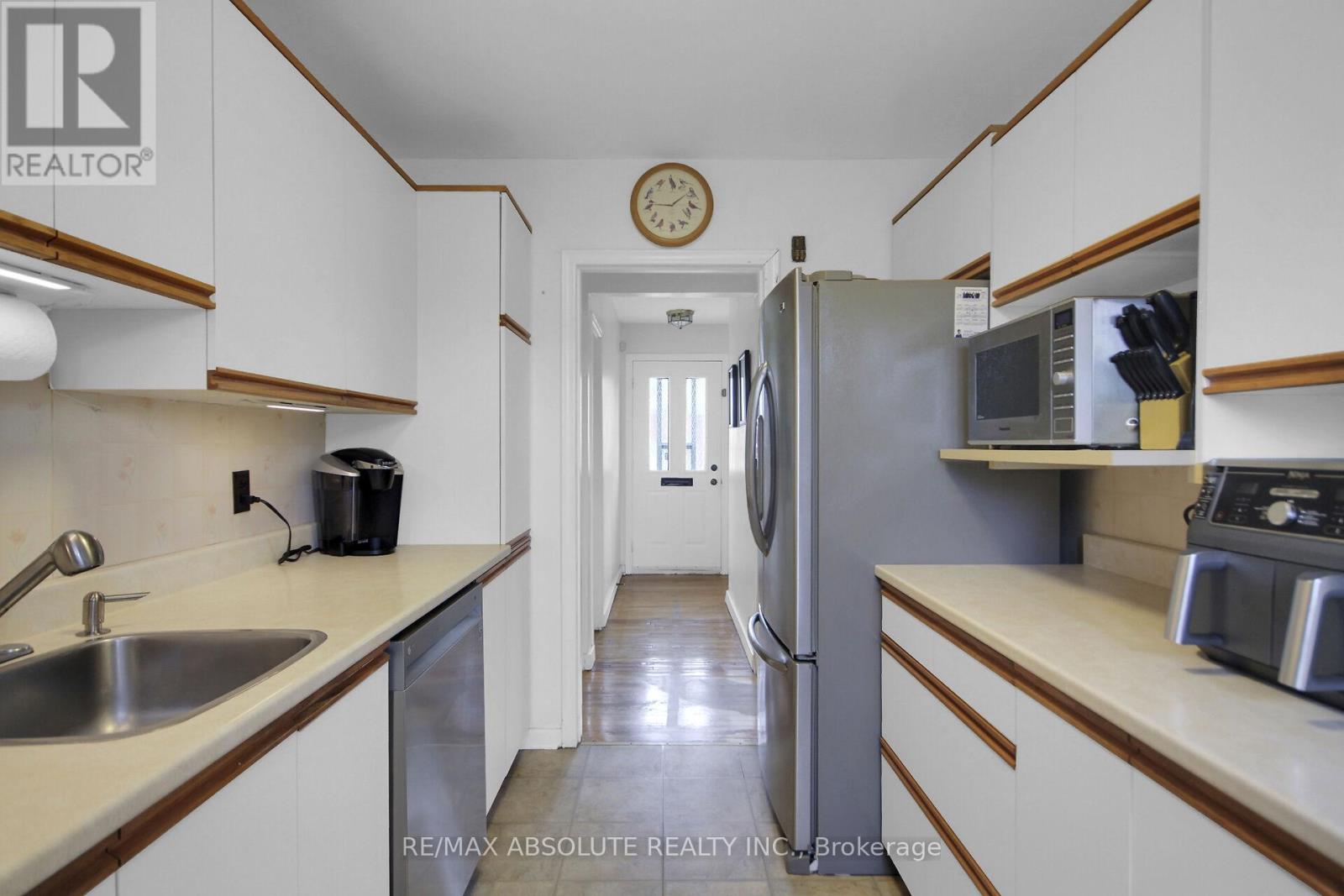 1929 Queensdale Avenue, Ottawa, Ontario  K1T 1J9 - Photo 17 - X12154780