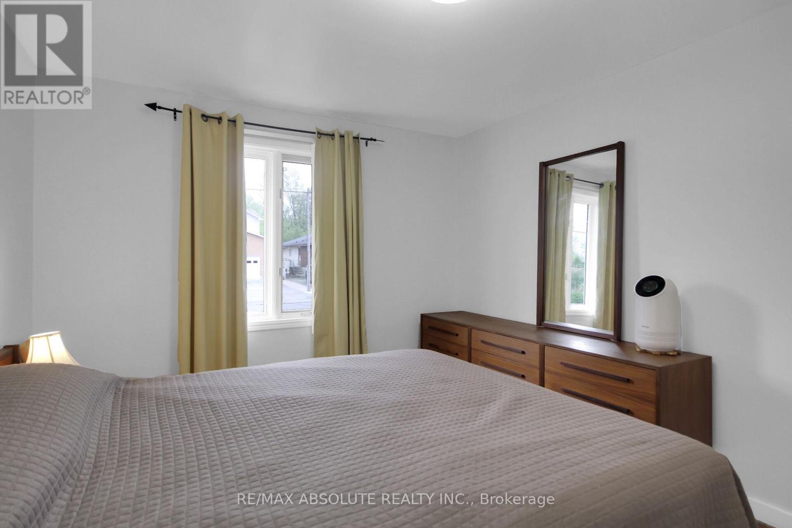 1929 Queensdale Avenue, Ottawa, Ontario  K1T 1J9 - Photo 23 - X12154780
