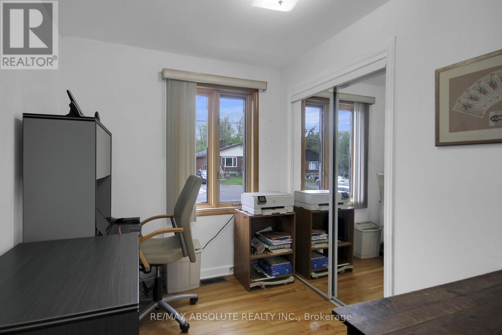 1929 Queensdale Avenue, Ottawa, Ontario  K1T 1J9 - Photo 24 - X12154780
