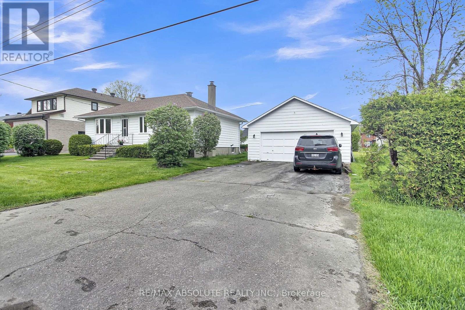 1929 Queensdale Avenue, Ottawa, Ontario  K1T 1J9 - Photo 29 - X12154780