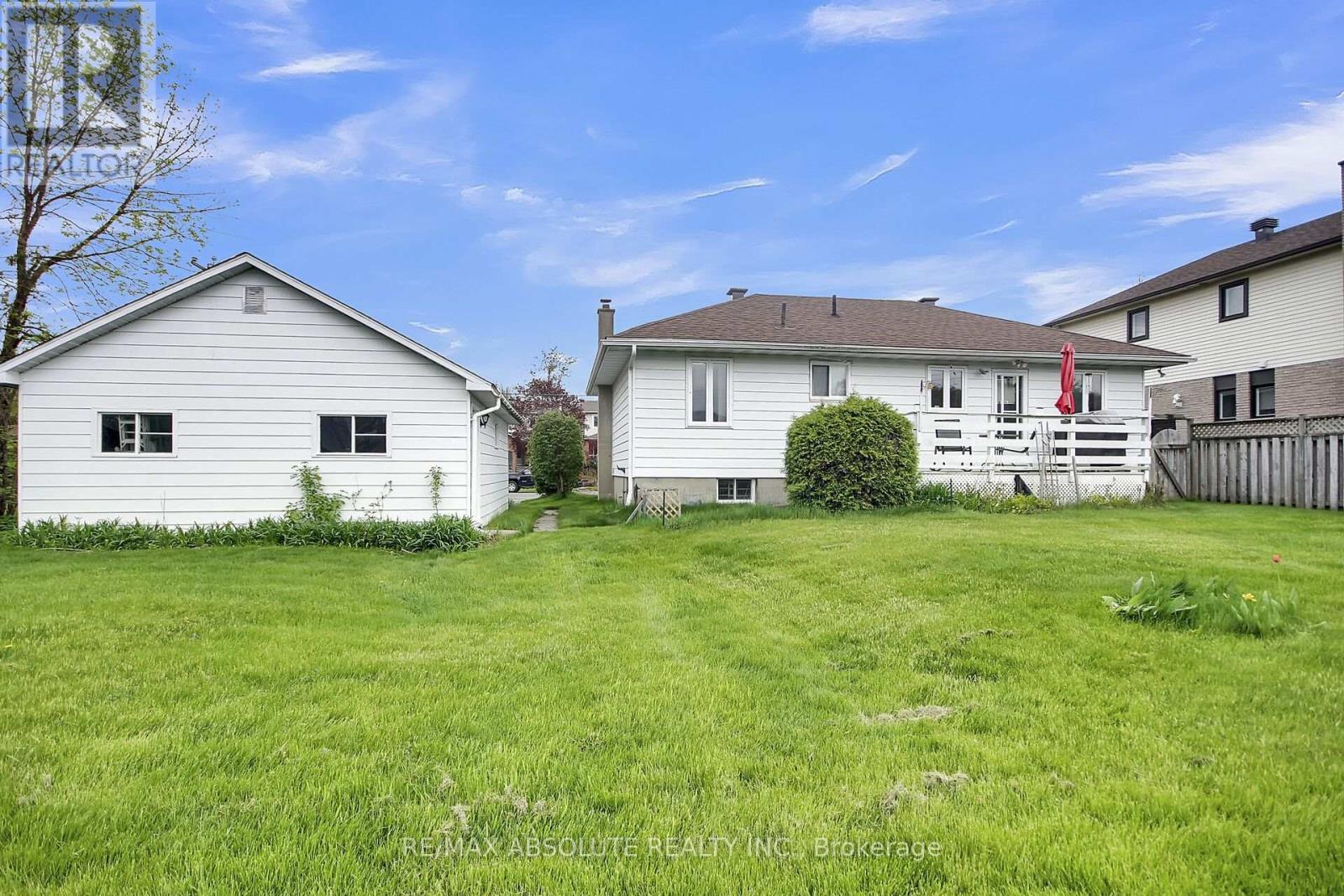 1929 Queensdale Avenue, Ottawa, Ontario  K1T 1J9 - Photo 33 - X12154780