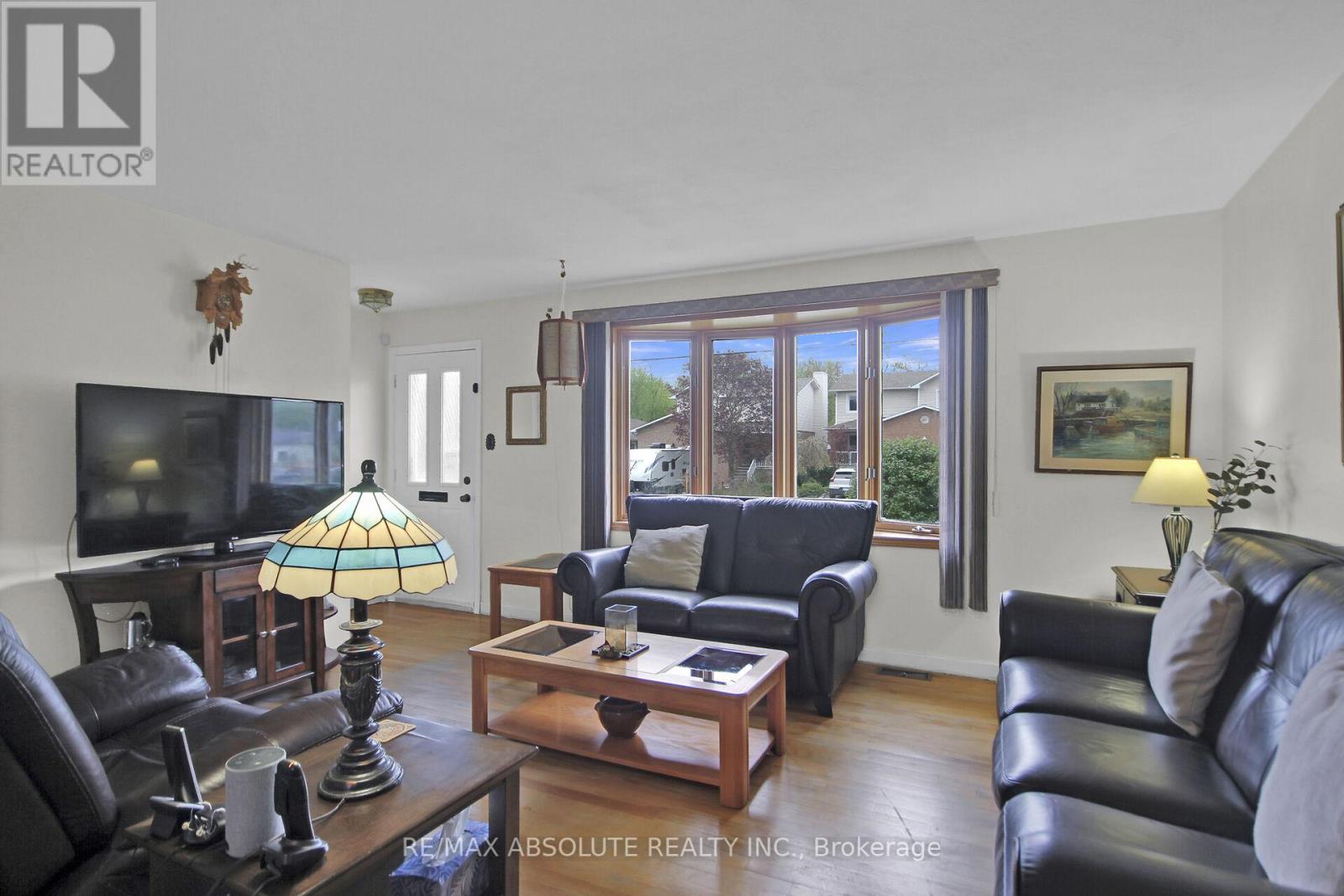 1929 Queensdale Avenue, Ottawa, Ontario  K1T 1J9 - Photo 6 - X12154780