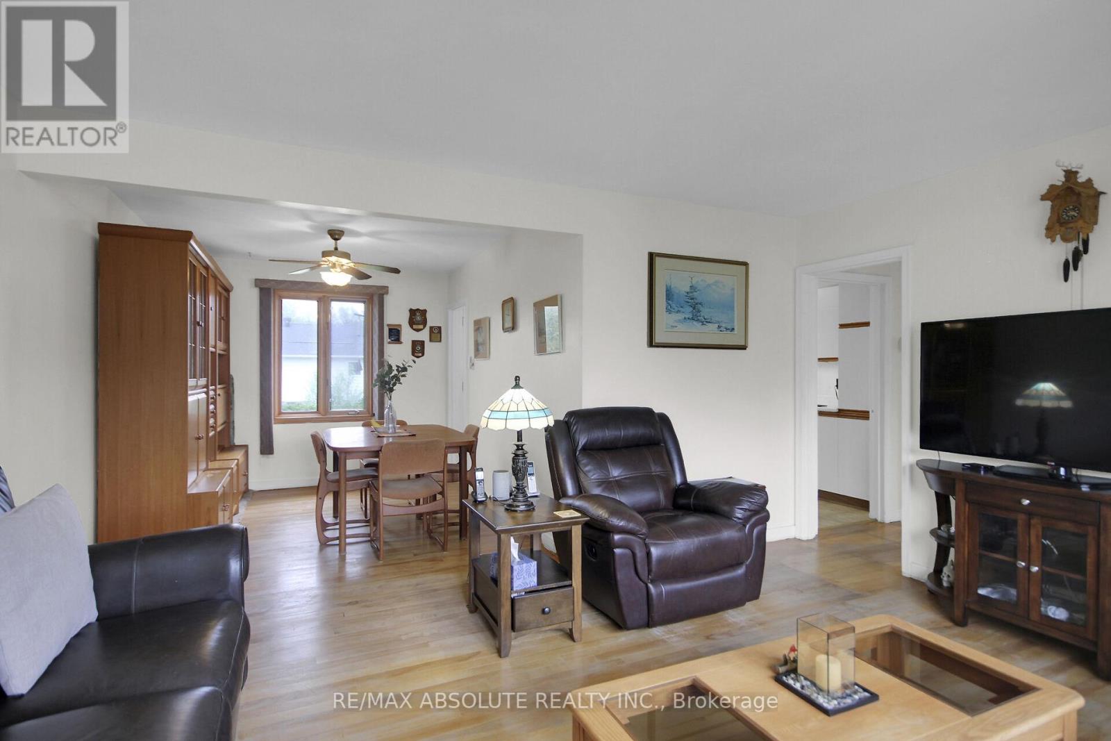 1929 Queensdale Avenue, Ottawa, Ontario  K1T 1J9 - Photo 9 - X12154780
