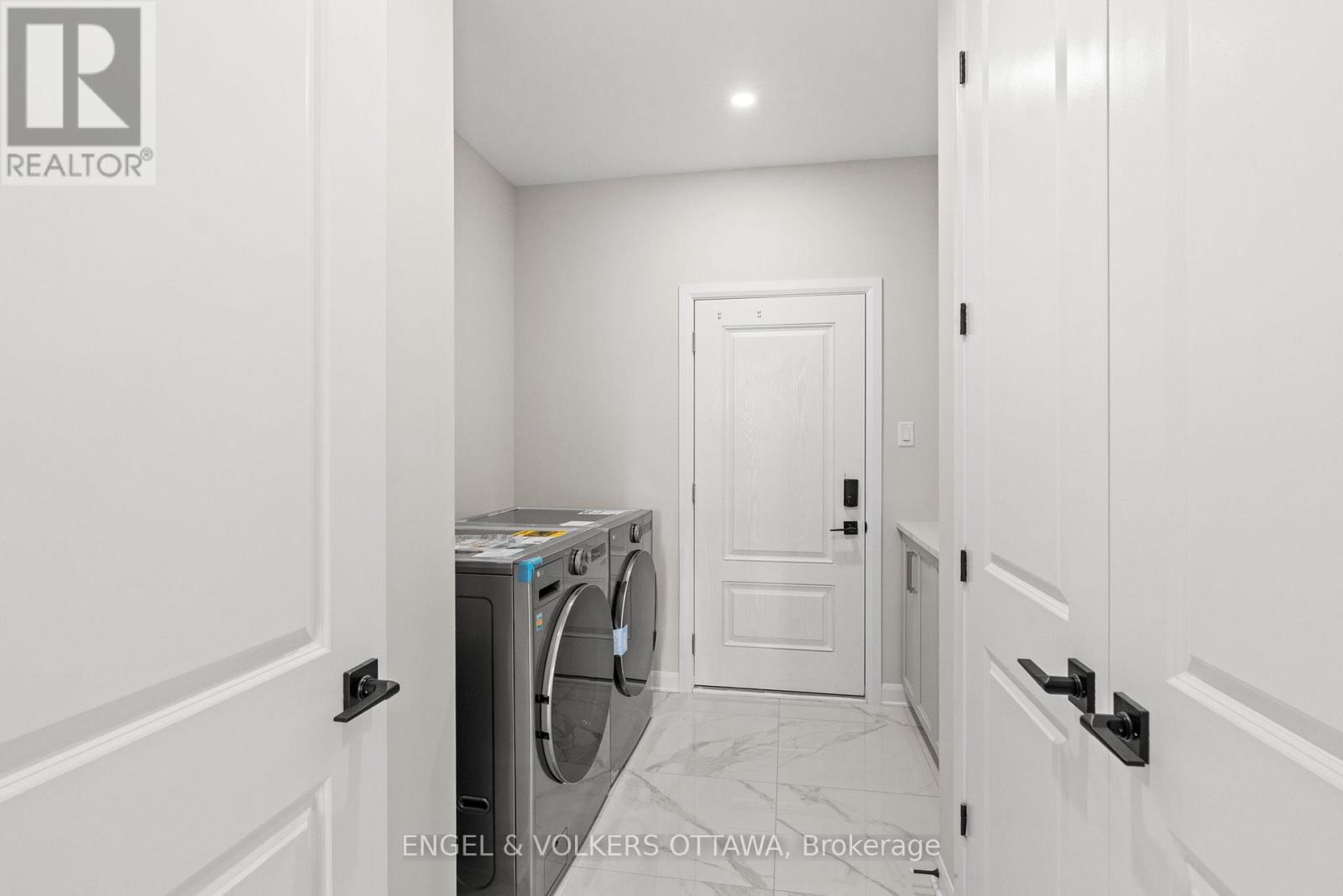119 D'arleux Place, Ottawa, Ontario  K4M 0M7 - Photo 14 - X12154791
