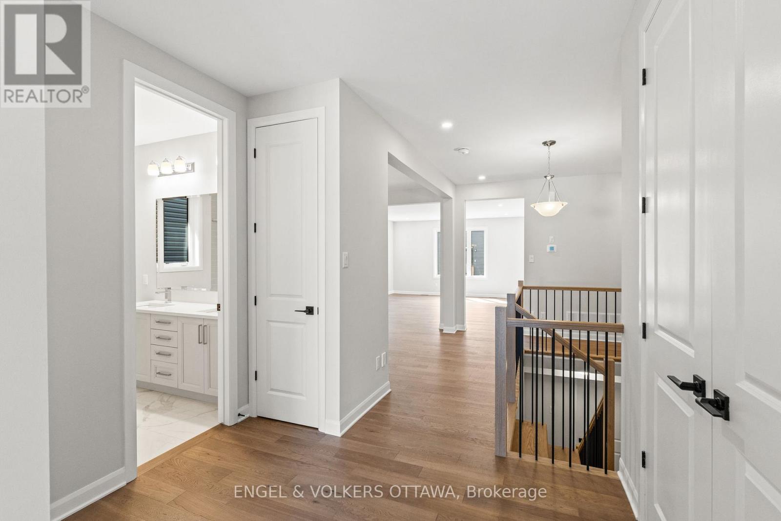 119 D'arleux Place, Ottawa, Ontario  K4M 0M7 - Photo 5 - X12154791
