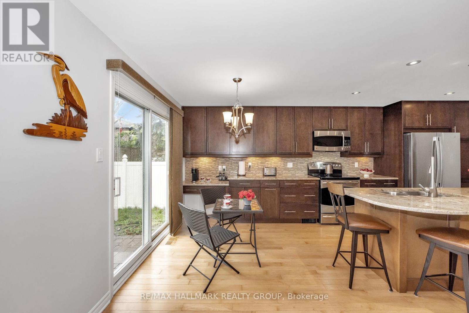 61 Kimberwick Crescent, Ottawa, Ontario  K1V 0W6 - Photo 10 - X12154894