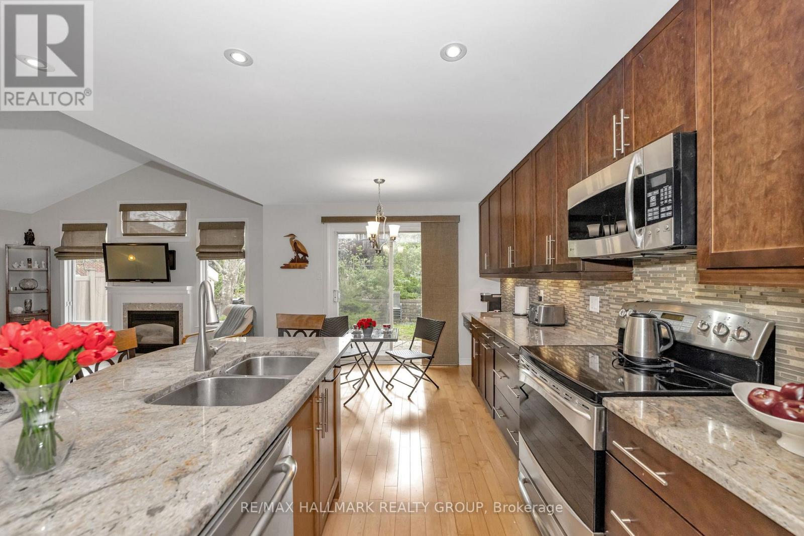 61 Kimberwick Crescent, Ottawa, Ontario  K1V 0W6 - Photo 11 - X12154894