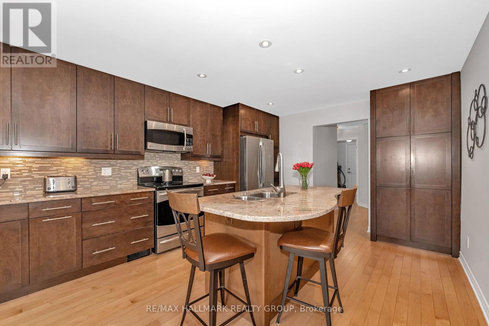61 Kimberwick Crescent, Ottawa, Ontario  K1V 0W6 - Photo 14 - X12154894