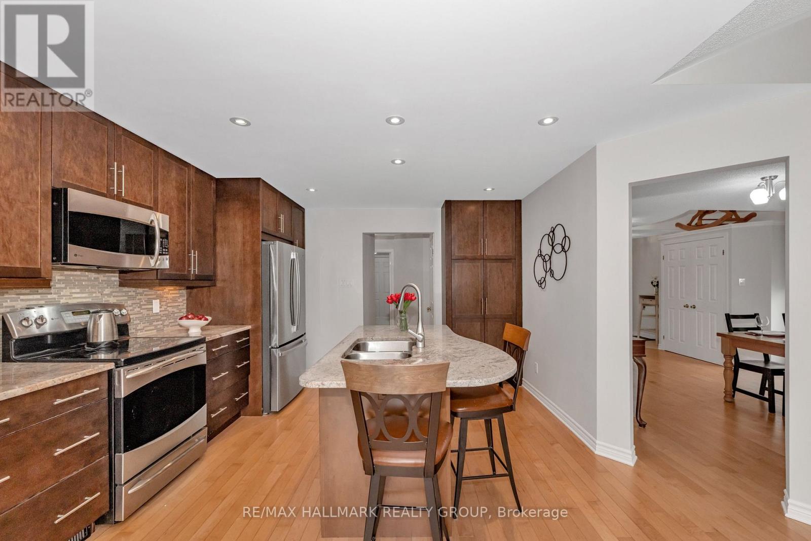 61 Kimberwick Crescent, Ottawa, Ontario  K1V 0W6 - Photo 15 - X12154894