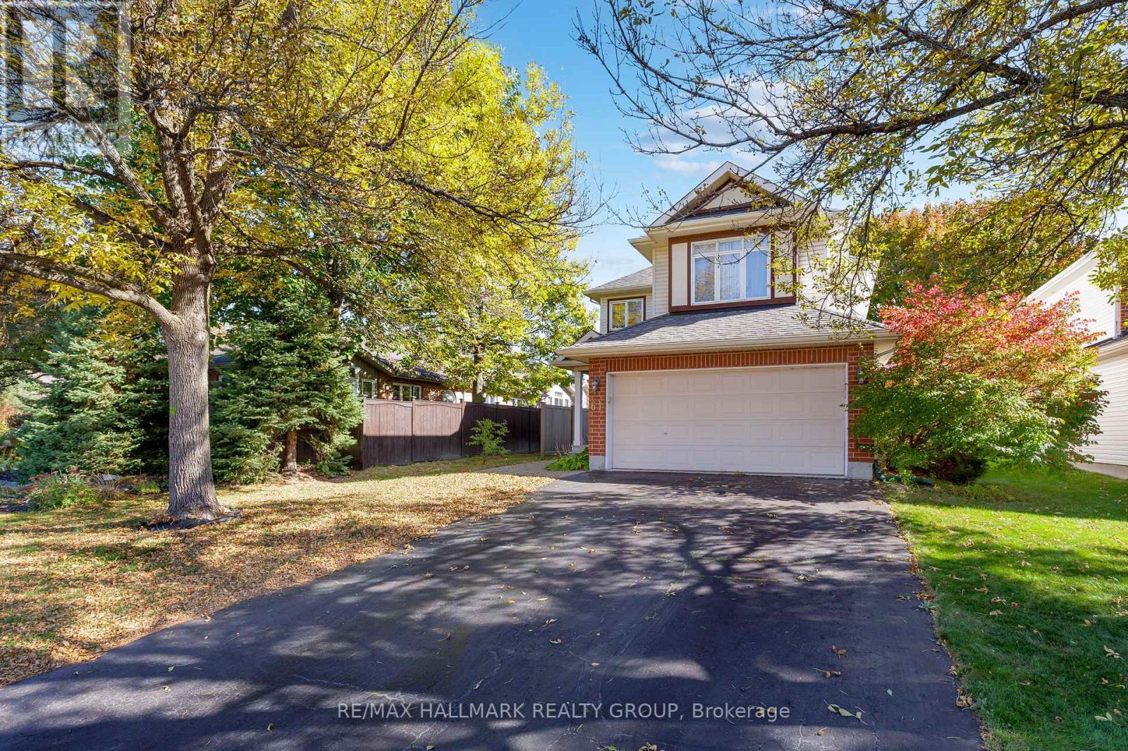 61 Kimberwick Crescent, Ottawa, Ontario  K1V 0W6 - Photo 2 - X12154894