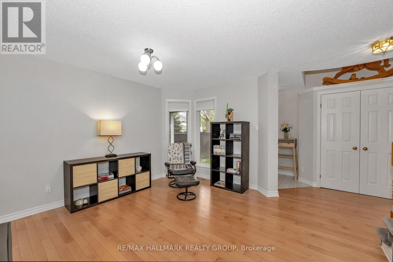61 Kimberwick Crescent, Ottawa, Ontario  K1V 0W6 - Photo 21 - X12154894