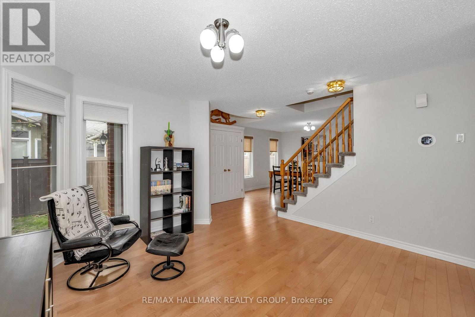 61 Kimberwick Crescent, Ottawa, Ontario  K1V 0W6 - Photo 23 - X12154894