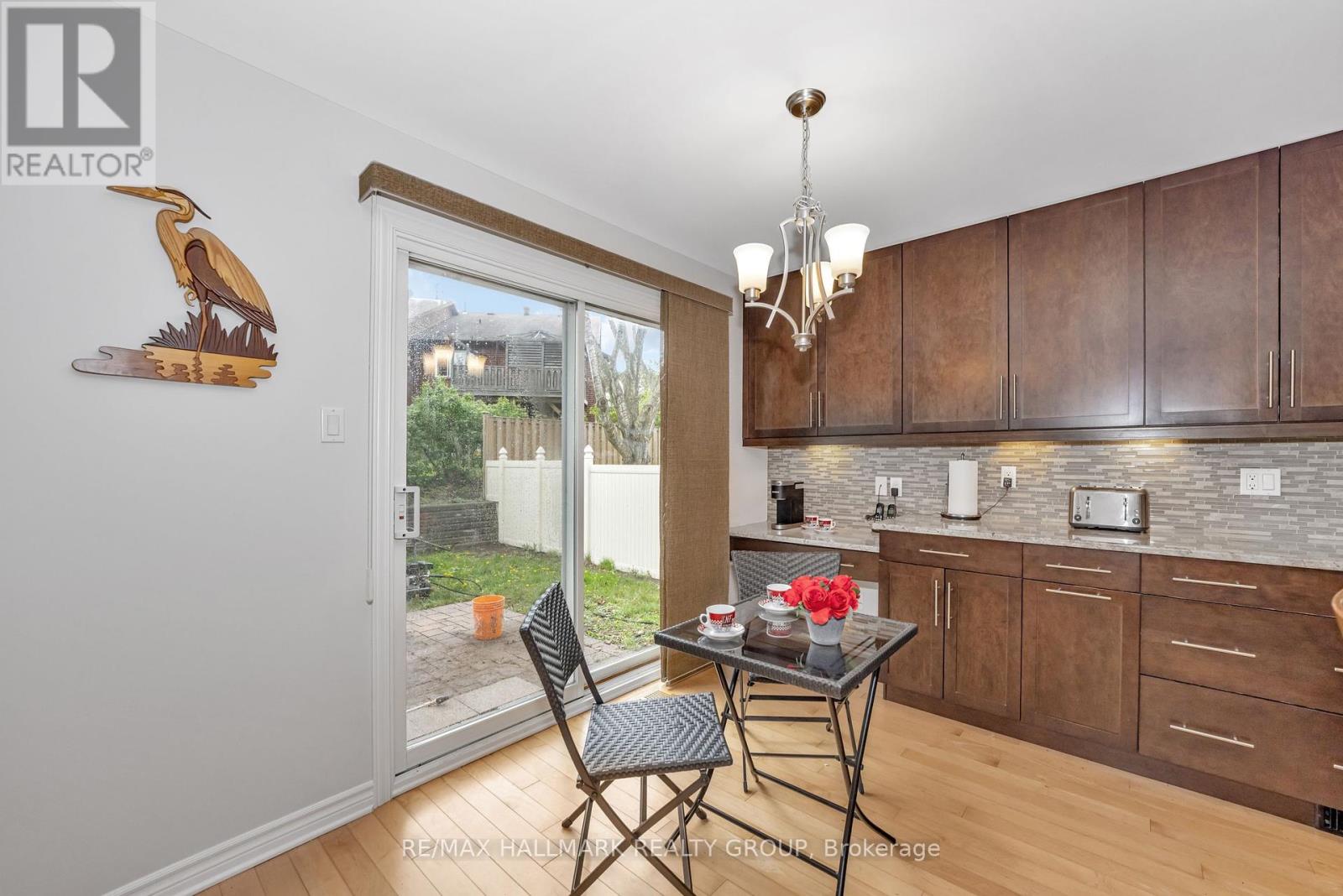 61 Kimberwick Crescent, Ottawa, Ontario  K1V 0W6 - Photo 9 - X12154894