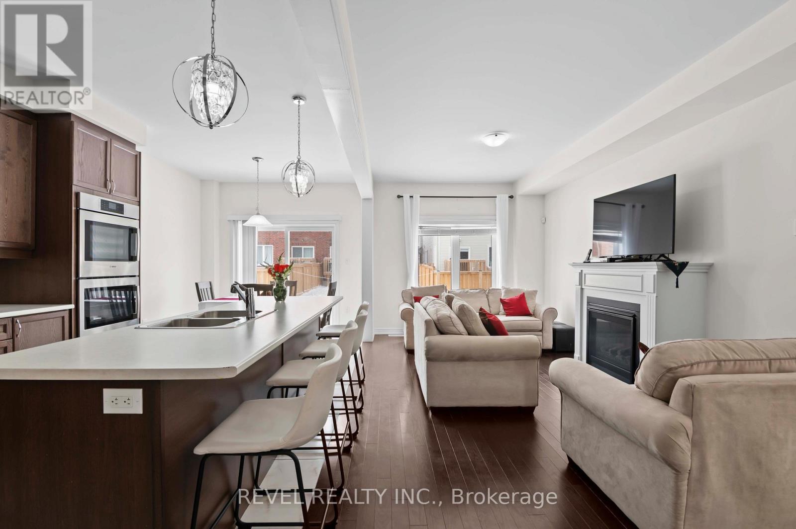 Property at 212 BARNETT DRIVE image 3