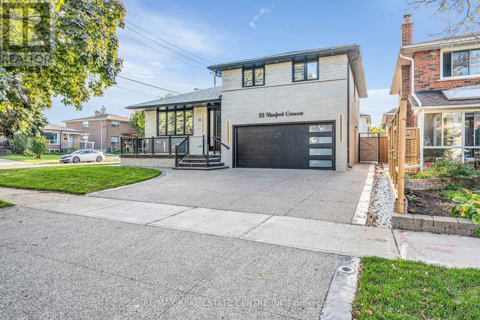 35 Munford Crescent, Toronto, Ontario  M4B 1B9 - Photo 2 - E12103078