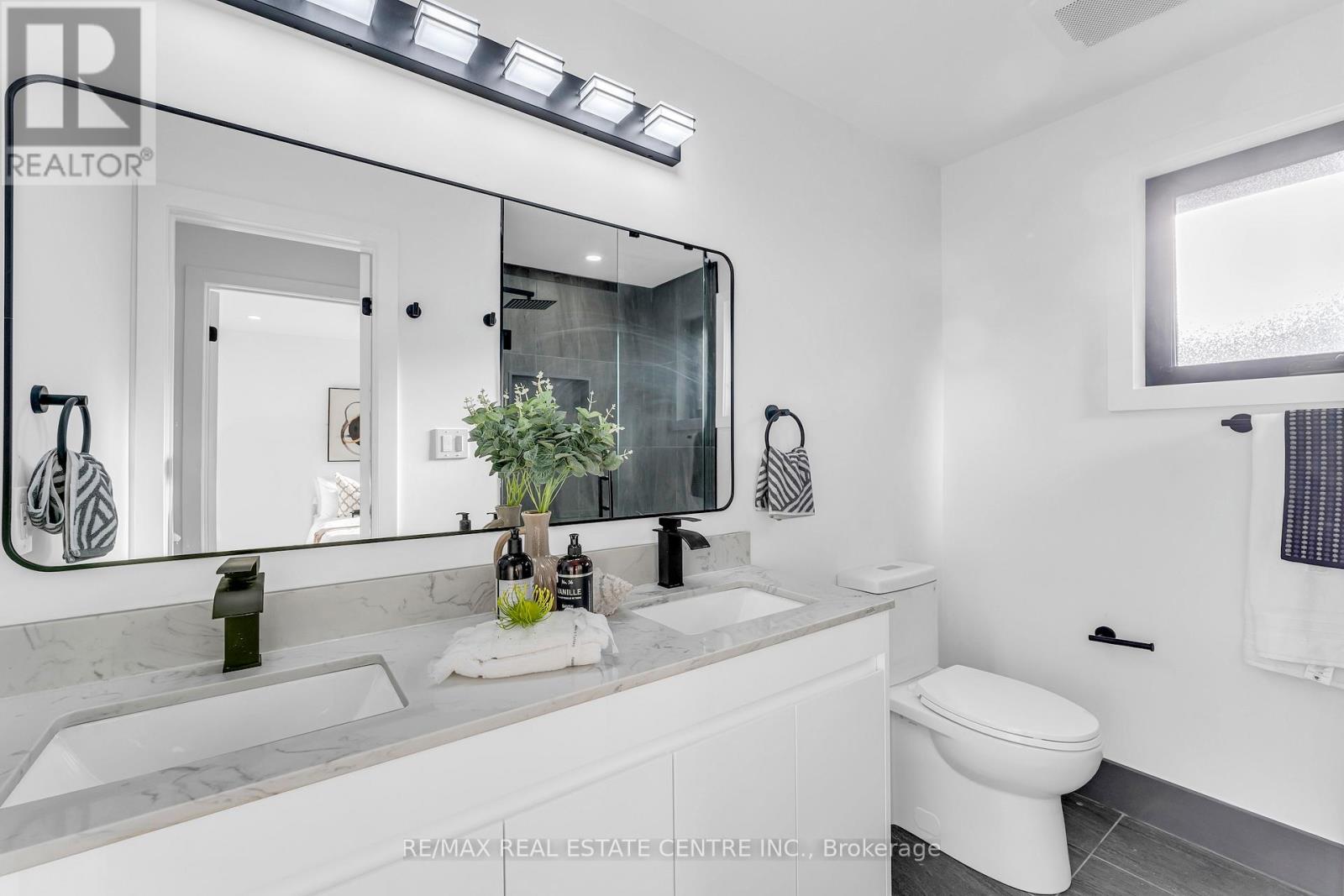 35 Munford Crescent, Toronto, Ontario  M4B 1B9 - Photo 24 - E12103078