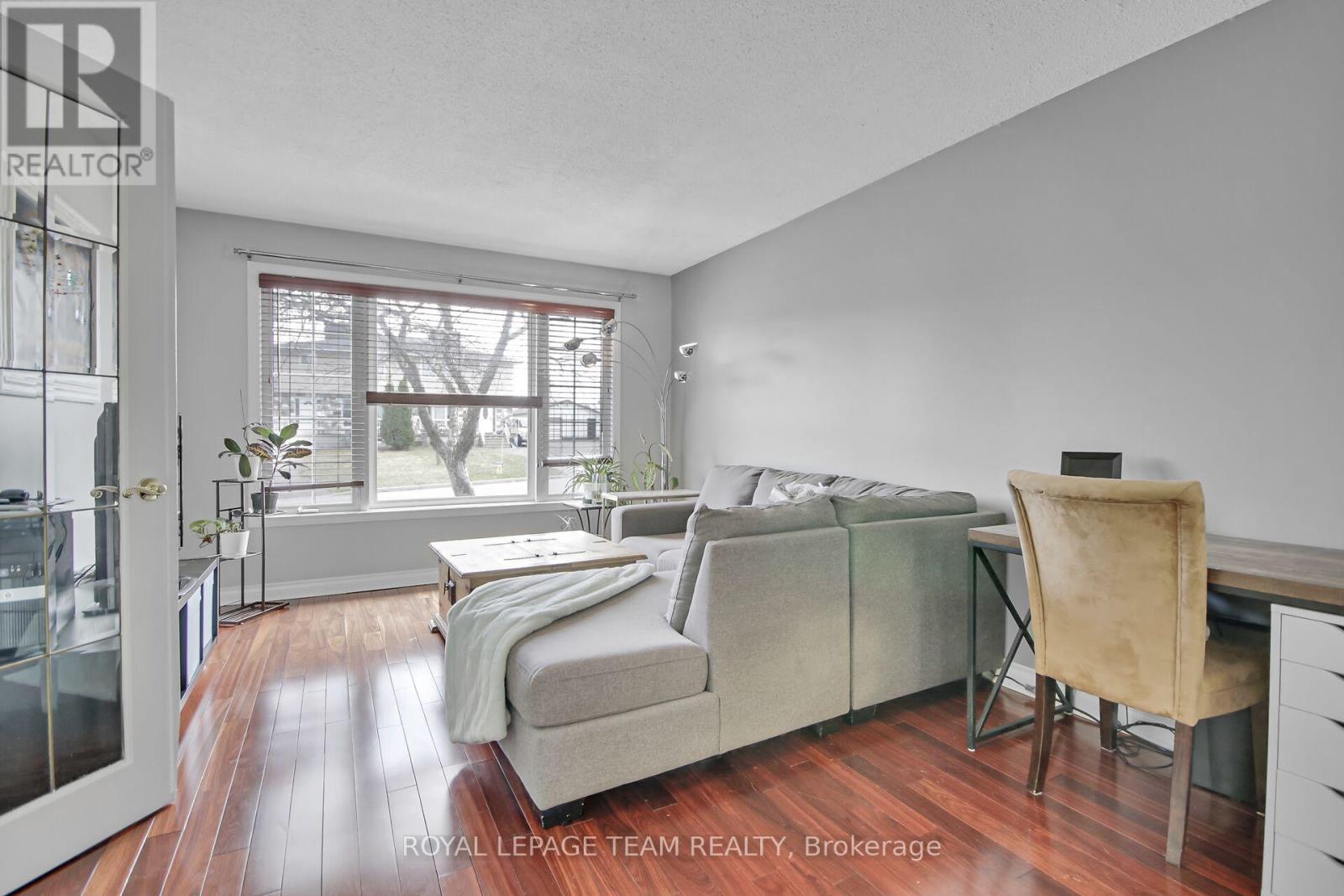 1563 Goth Avenue, Ottawa, Ontario  K1T 1E3 - Photo 10 - X12111072