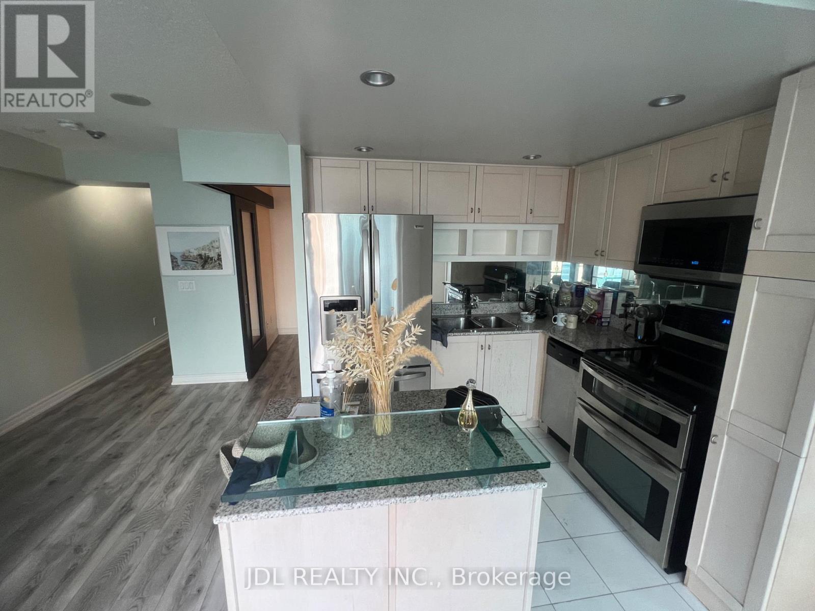 1604 - 8 York Street, Toronto, Ontario  M5J 2Y2 - Photo 11 - C12154761