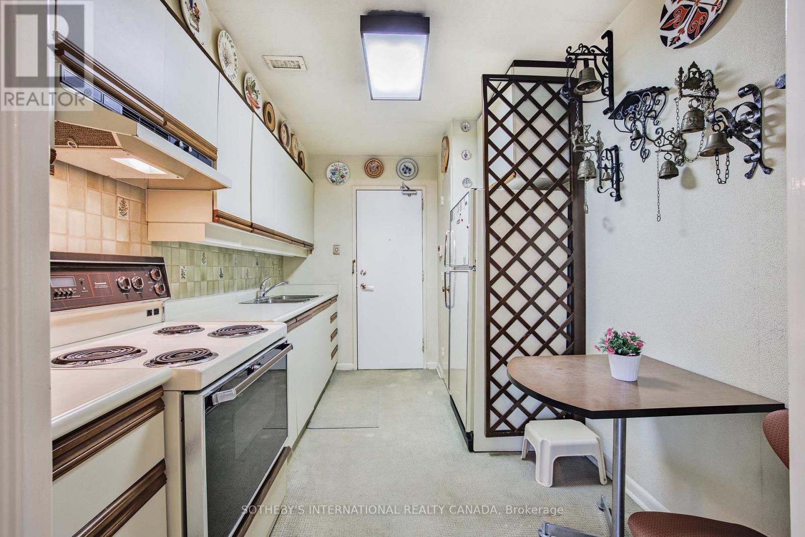 615 - 16 Rosedale Road, Toronto, Ontario  M4W 2P4 - Photo 13 - C12154905