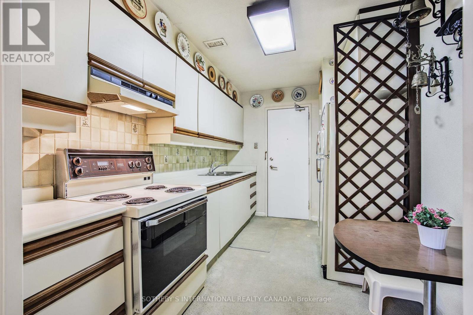 615 - 16 Rosedale Road, Toronto, Ontario  M4W 2P4 - Photo 14 - C12154905