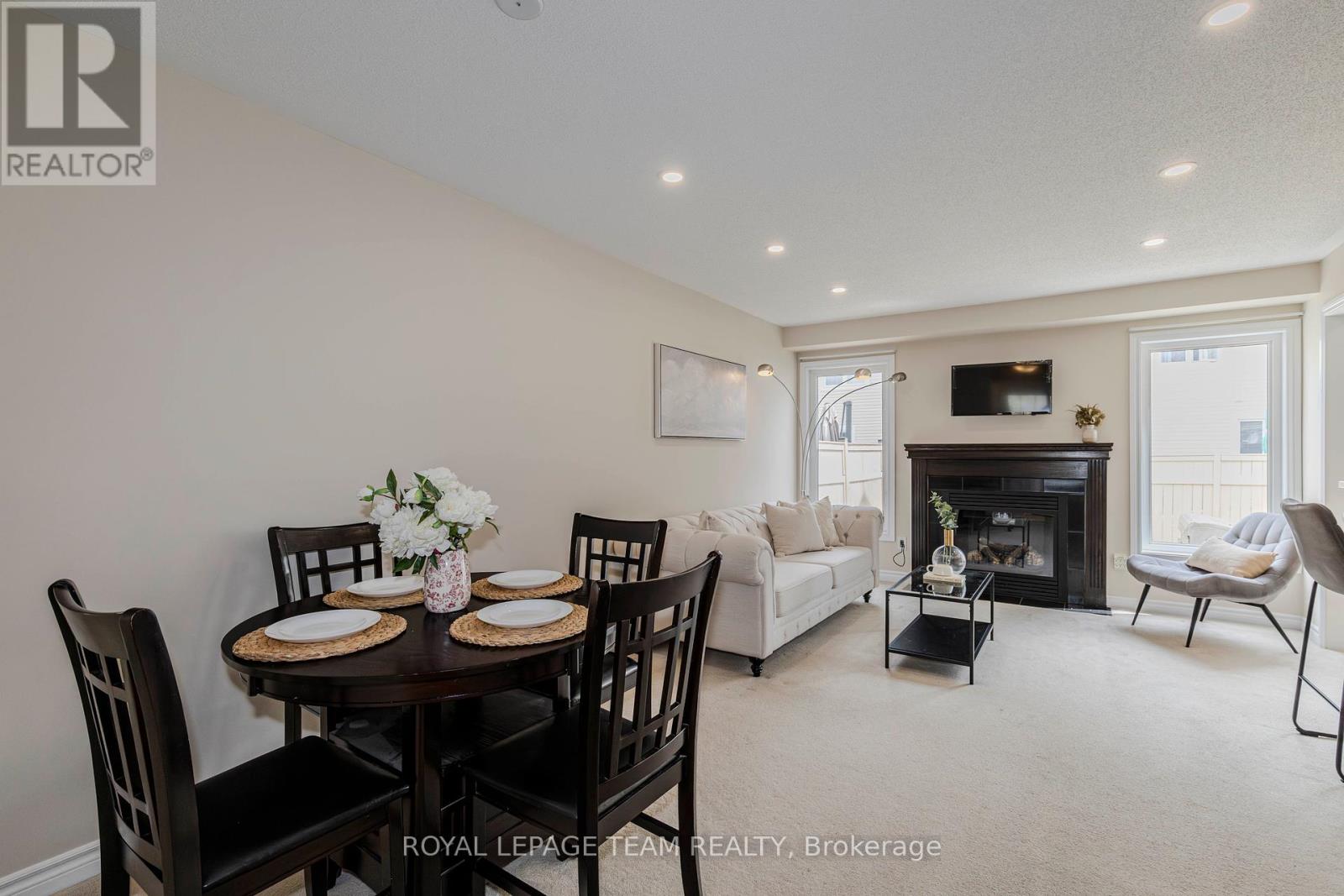 Property at 466 MEADOWHAWK CRESCENT image 3