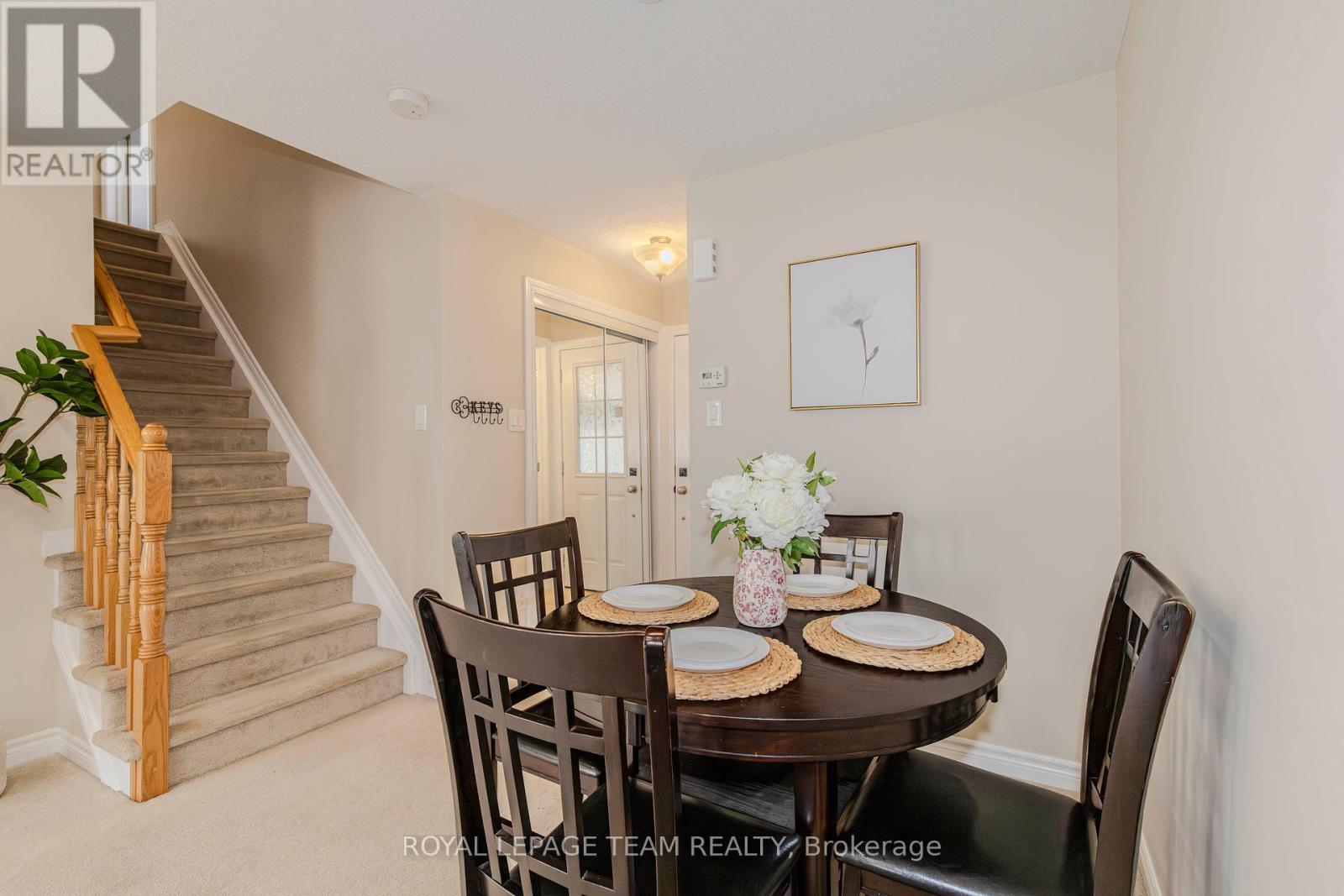 Property at 466 MEADOWHAWK CRESCENT image 5