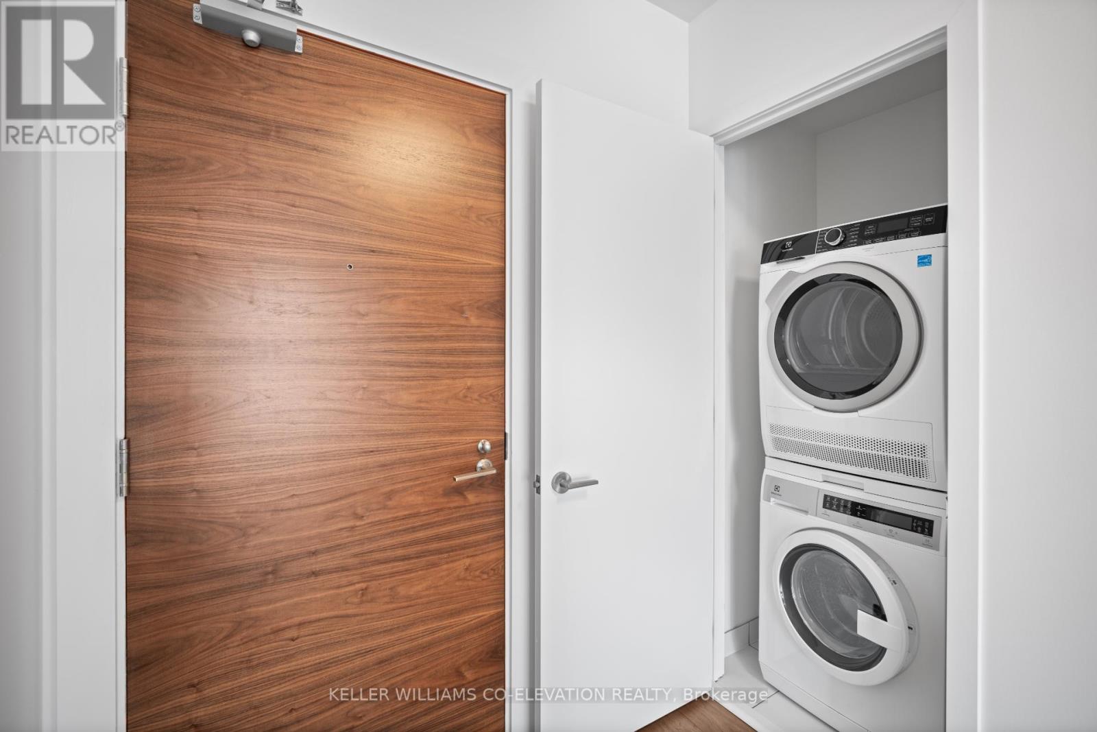 210 - 1075 Queen Street E, Toronto, Ontario  M4M 1K3 - Photo 7 - E12154743