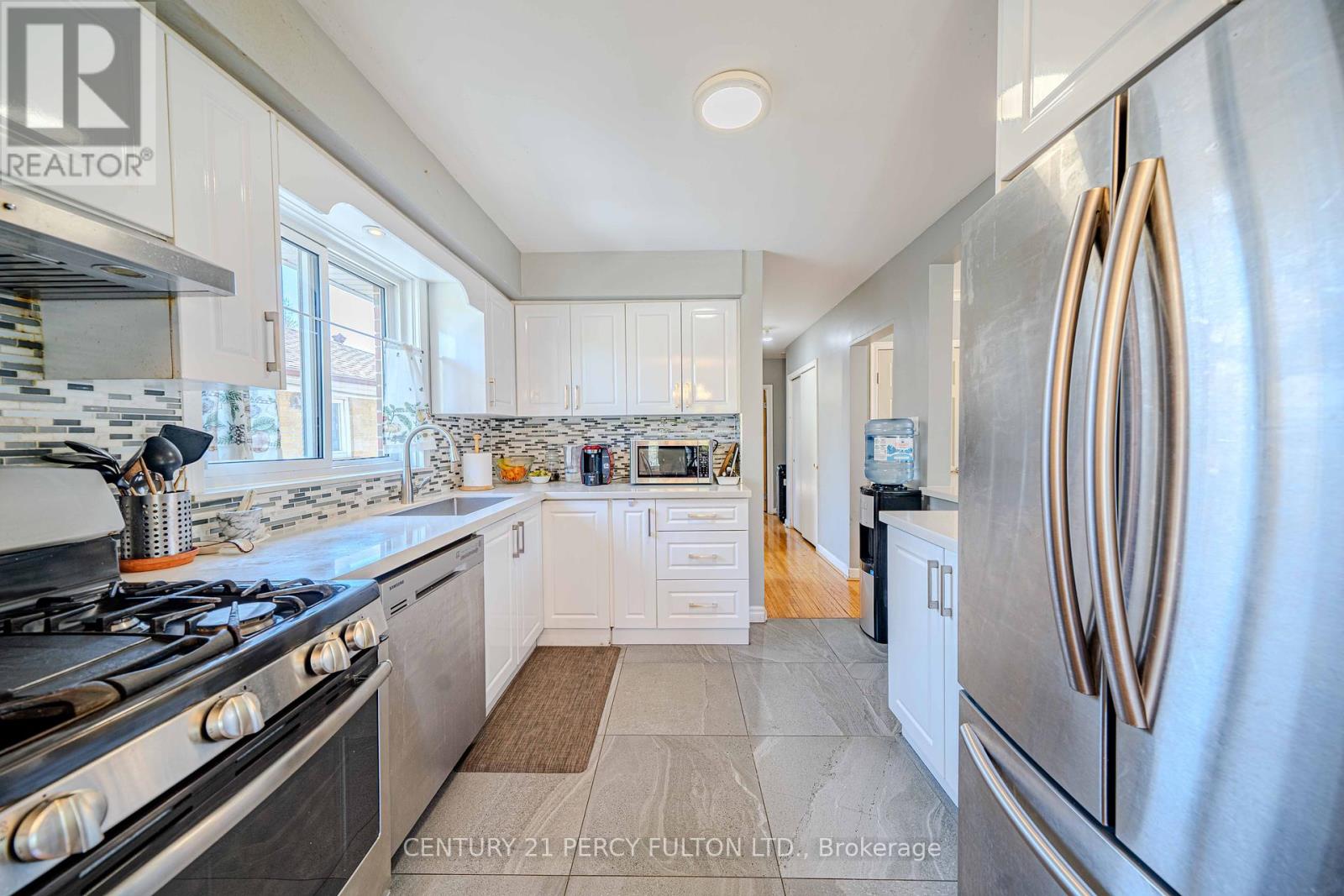 98 Mossbank Drive, Toronto, Ontario  M1G 2C7 - Photo 17 - E12154751