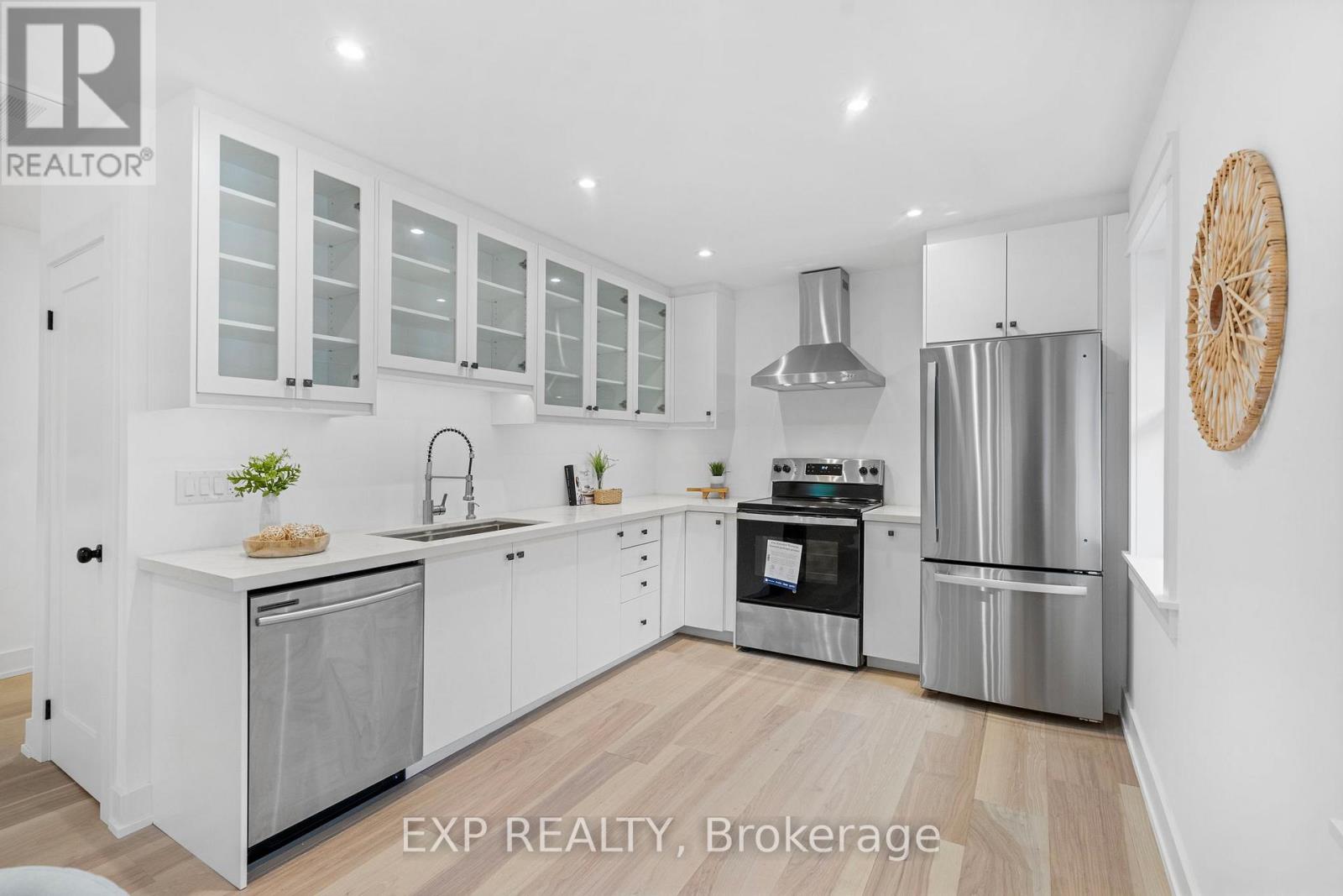 26 Glen Manor Drive, Toronto, Ontario  M4E 2X2 - Photo 13 - E12154784
