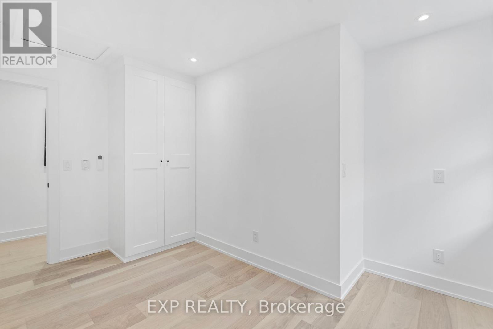 26 Glen Manor Drive, Toronto, Ontario  M4E 2X2 - Photo 19 - E12154784