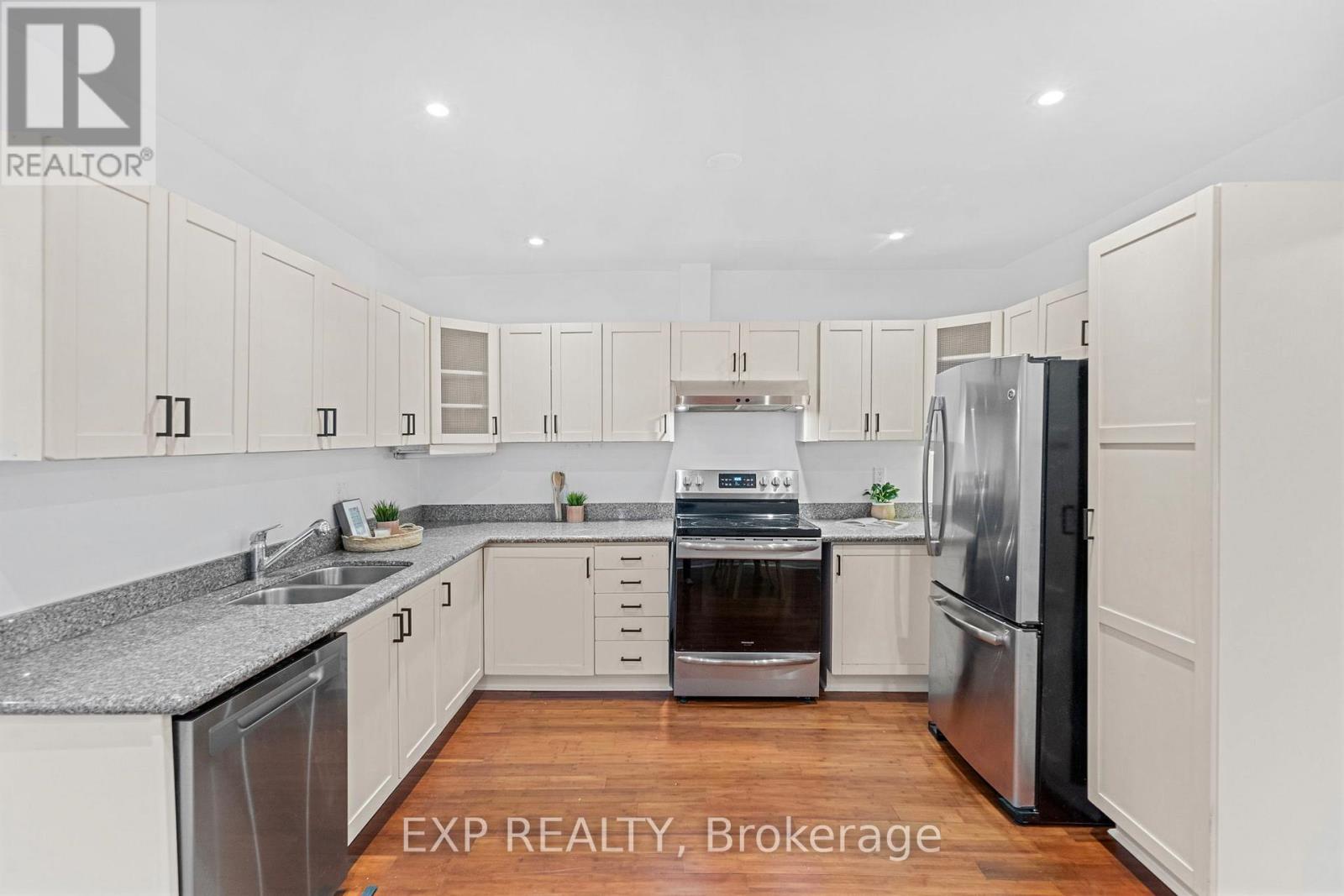 26 Glen Manor Drive, Toronto, Ontario  M4E 2X2 - Photo 31 - E12154784