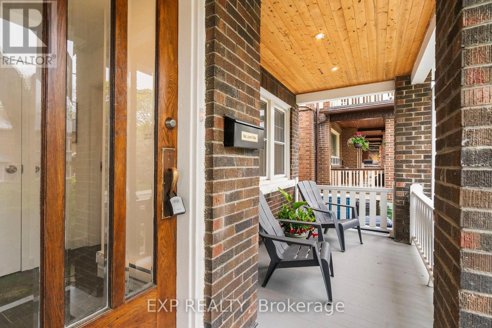26 Glen Manor Drive, Toronto, Ontario  M4E 2X2 - Photo 5 - E12154784