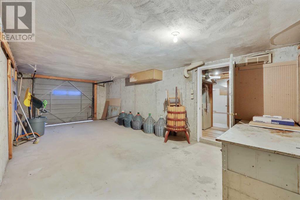 13 Hawthorne Crescent Nw, Calgary, Alberta  T2N 3V4 - Photo 30 - A2198397