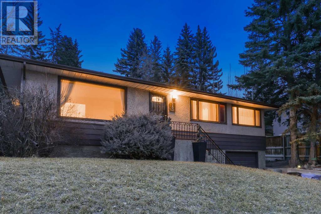 Property at 13 HAWTHORNE Crescent NW image 3