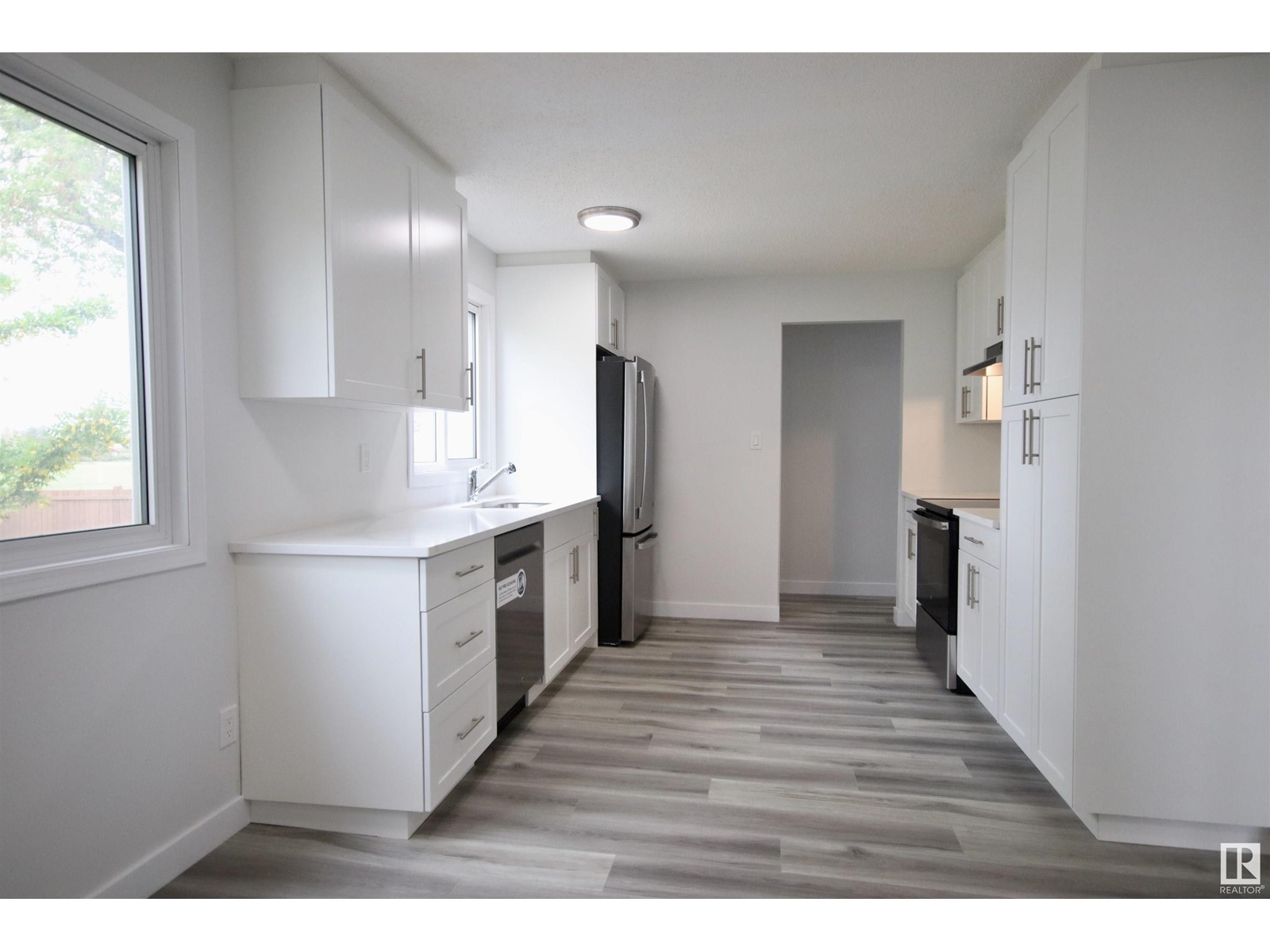 Property at 10337 172 AV NW NW image 5