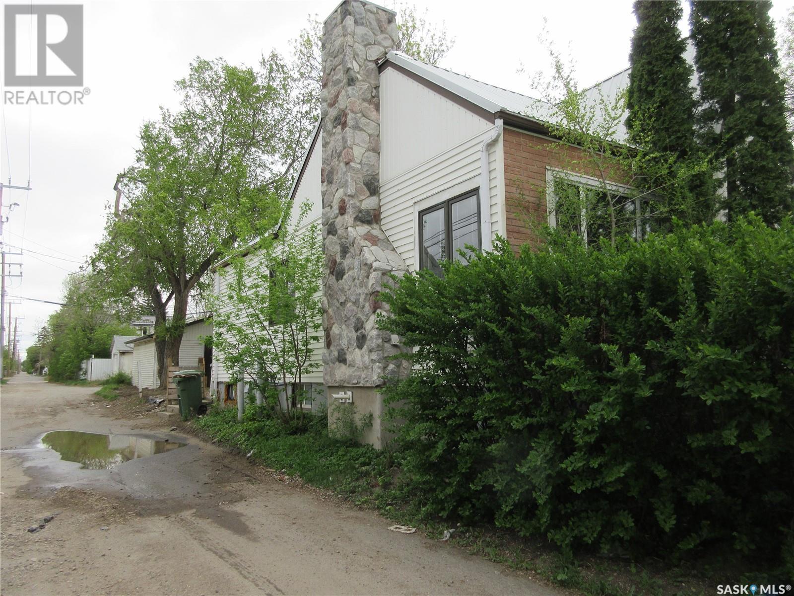 Property at 1525 McTavish STREET image 3