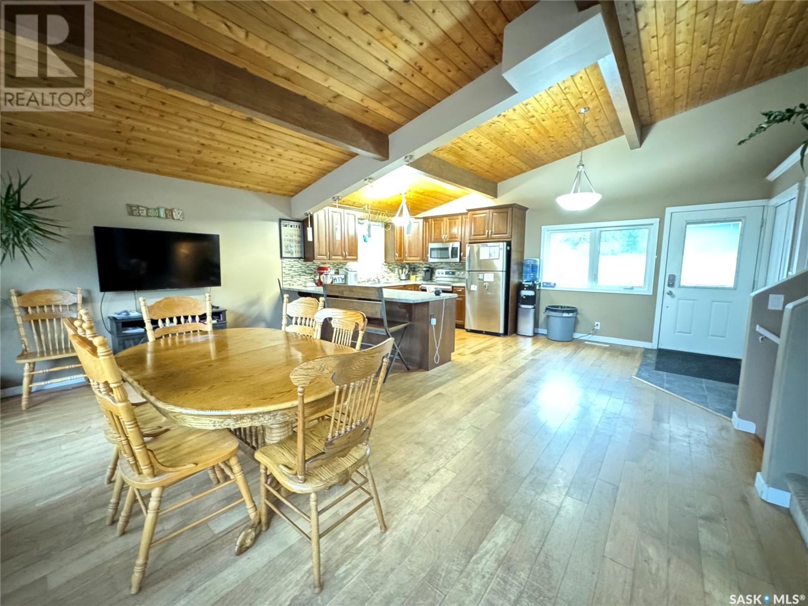 Property at 1014 Ominica STREET E image 3
