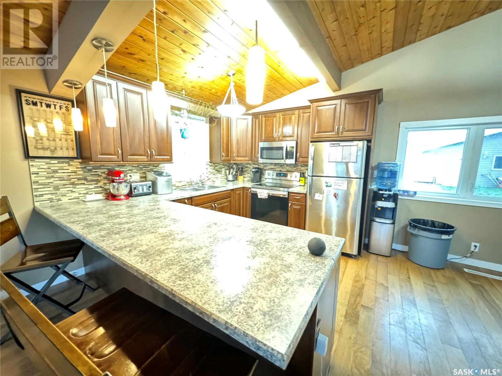 Property at 1014 Ominica STREET E image 5