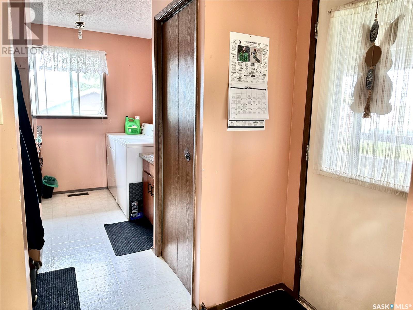 Property at 580 1st AVENUE W image 3
